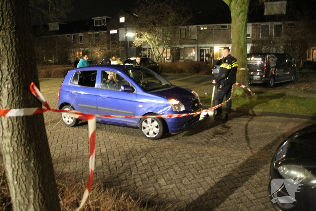 Auto op zijkant na ongeval