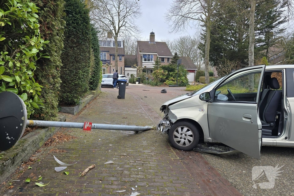 Aanrijding tussen twee automobilisten zonder gewonden