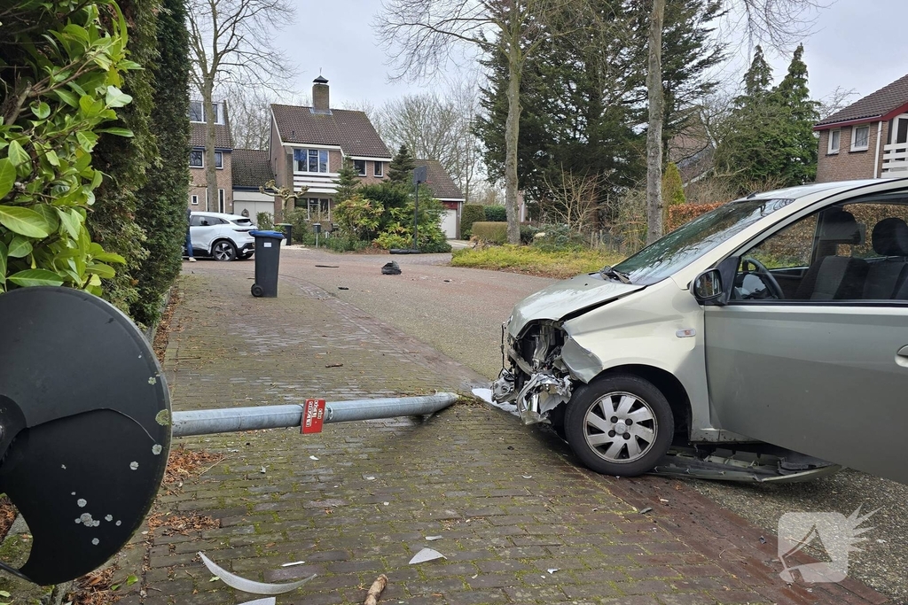 Aanrijding tussen twee automobilisten zonder gewonden