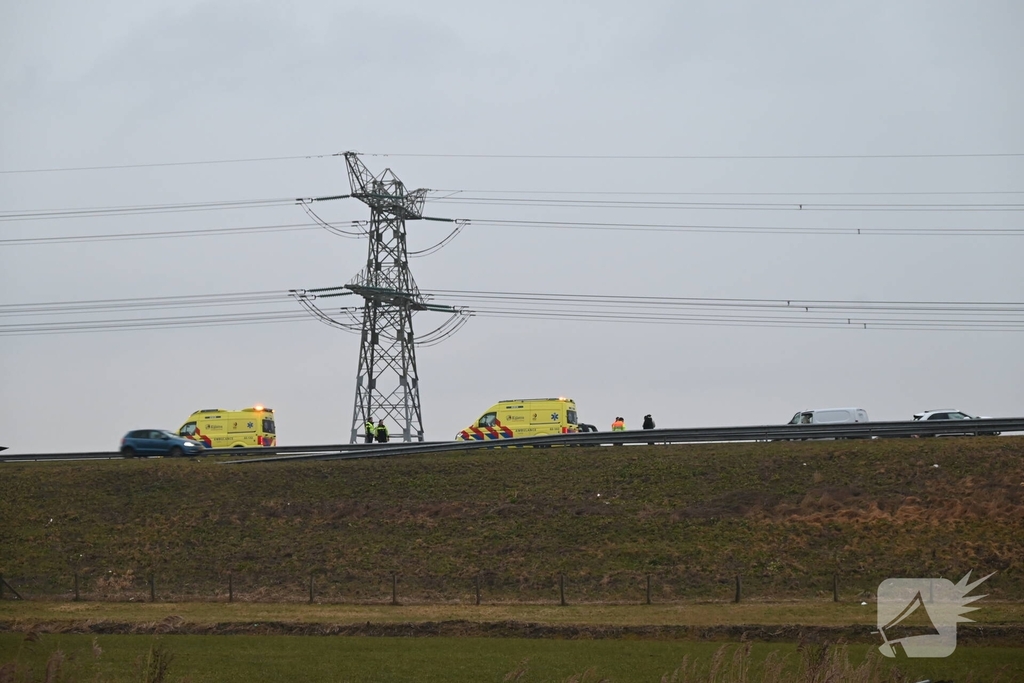 Botsing tussen voertuigen leidt tot ziekenhuisopname
