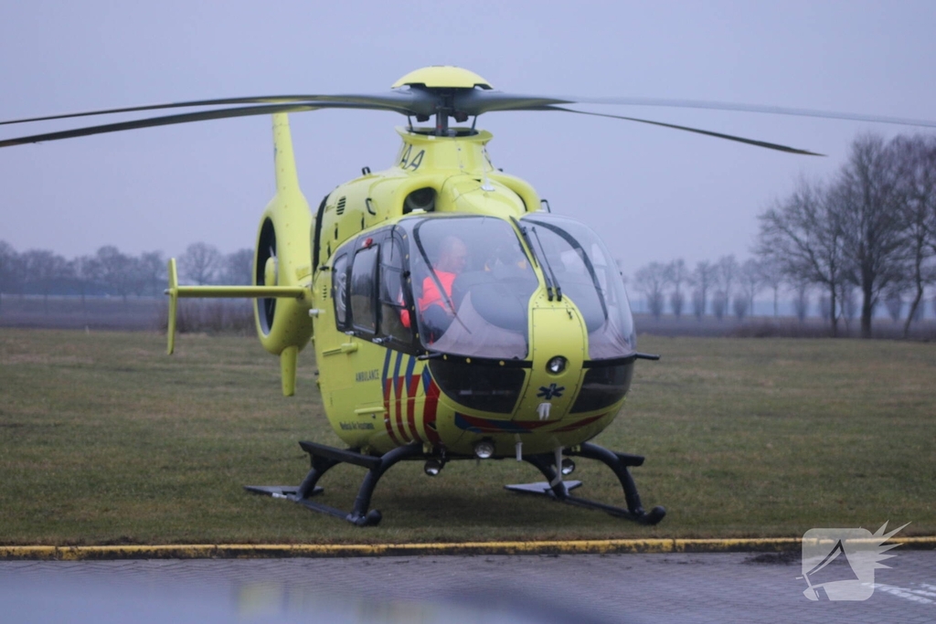 Traumahelikopter landt voor noodsituatie in ziekenhuis