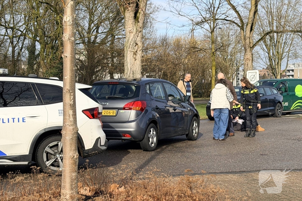 Fietsster gewond bij aanrijding met auto