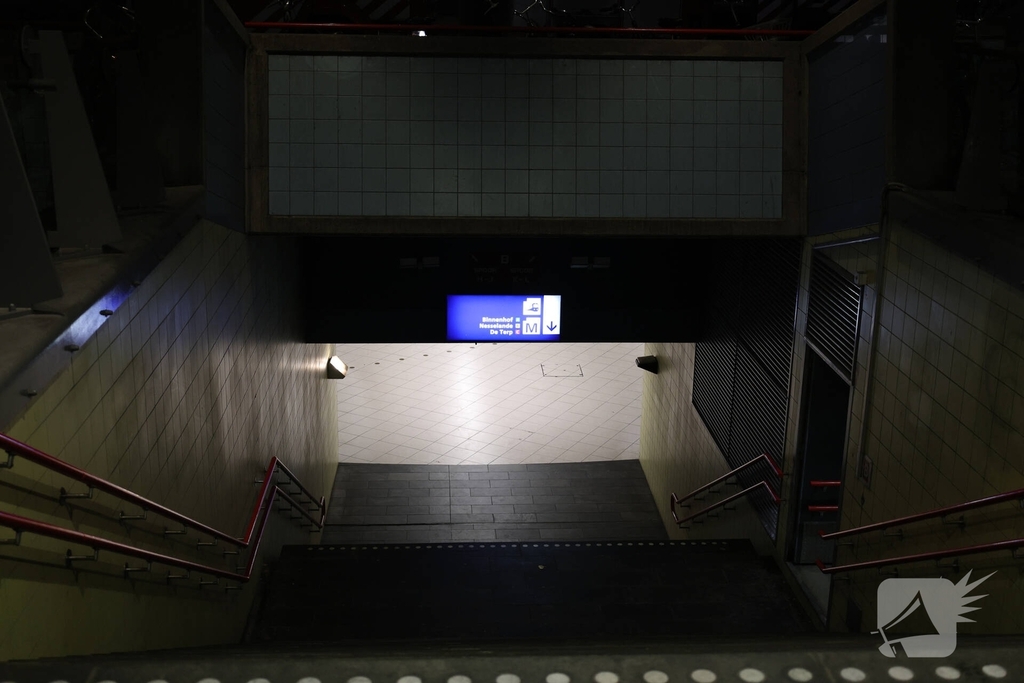 Brand leidt tot onderbreking van trein- en metroverkeer