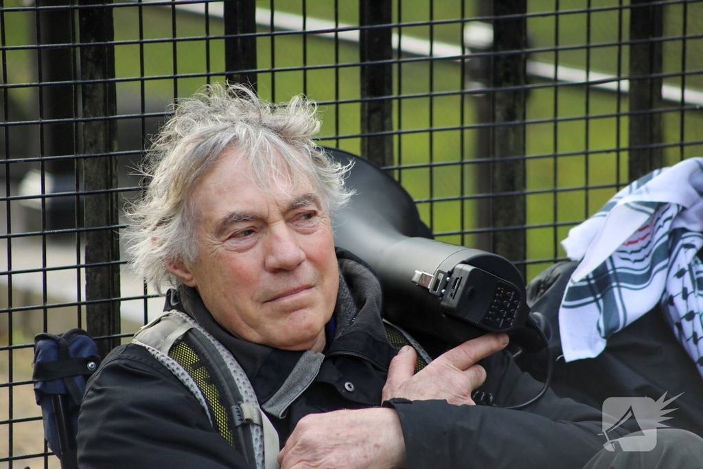 Tientallen demonstranten bij Paleis van koning bij presentatie kabinet