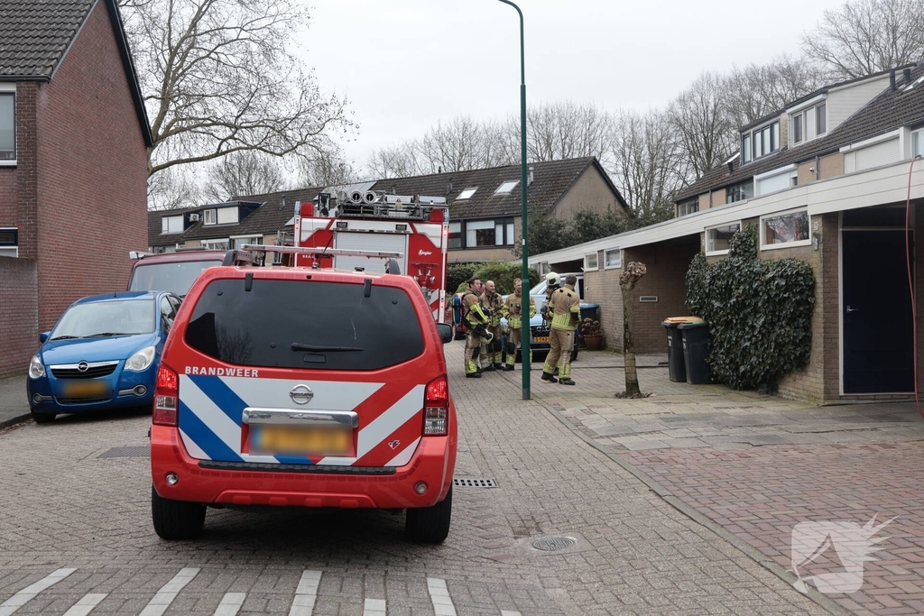 Gaslekkage in woning leidt tot spoedactie van brandweer