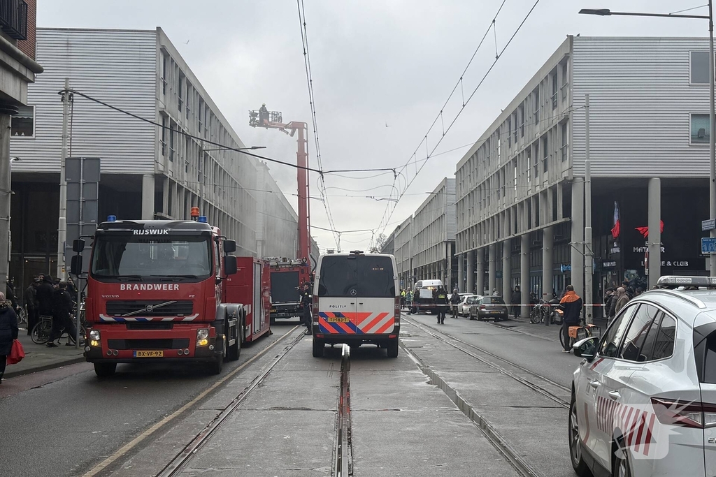 Woningbrand leidt tot grote afzetting van straat