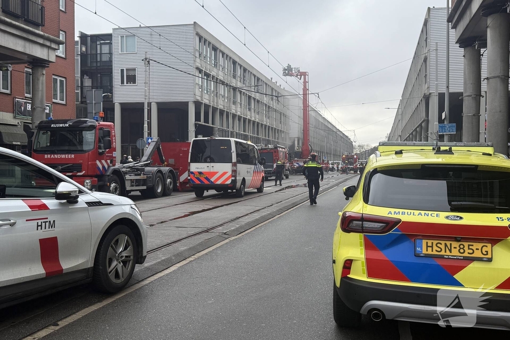 Woningbrand leidt tot grote afzetting van straat