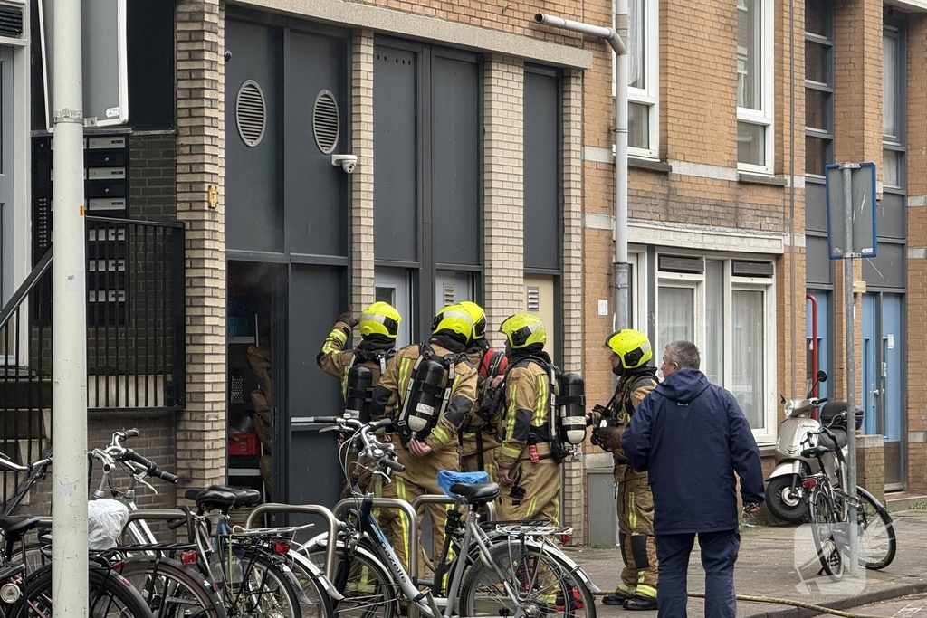 Woningbrand leidt tot grote afzetting van straat