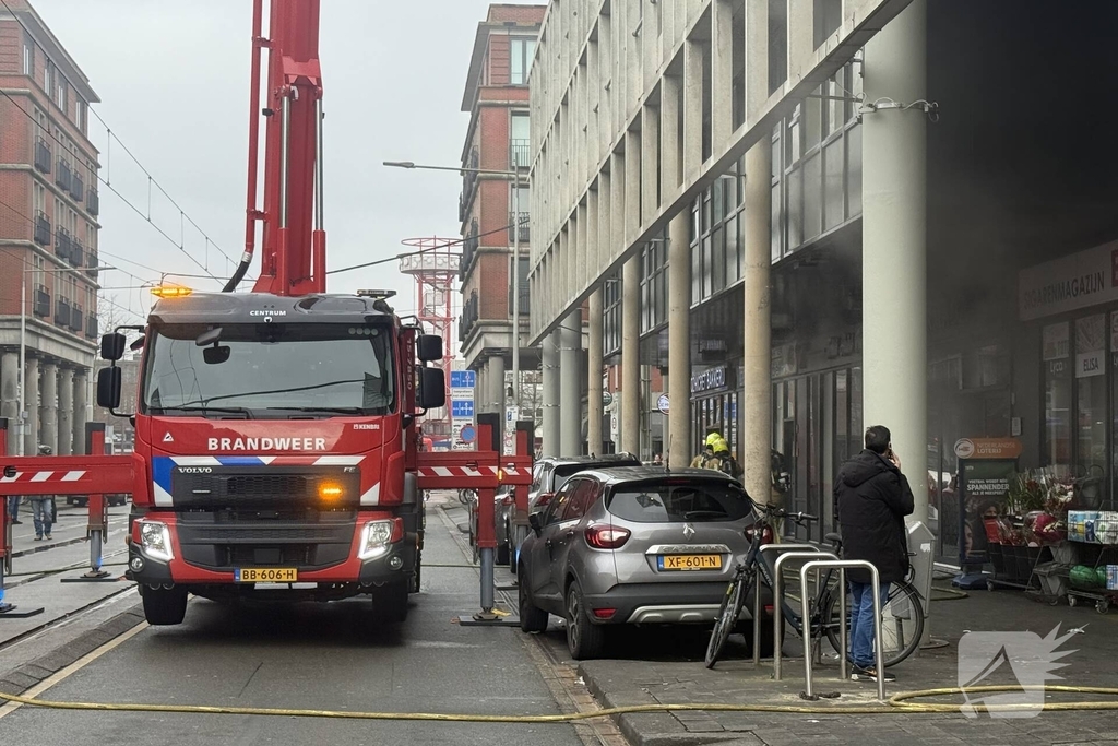 Woningbrand leidt tot grote afzetting van straat