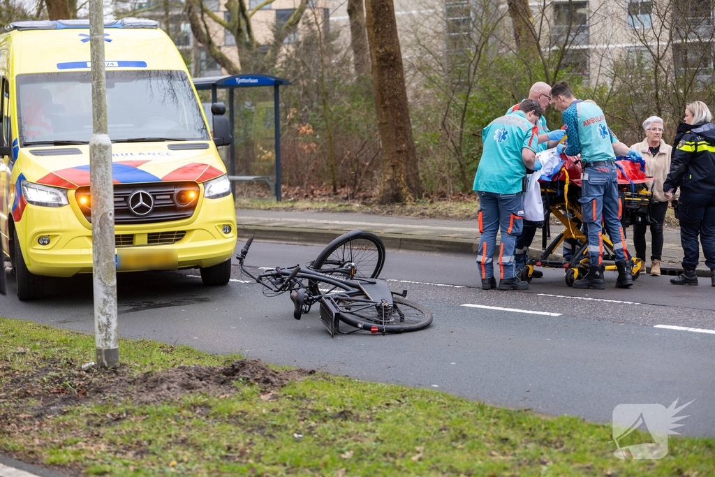 Fietser gewond na aanrijding met auto