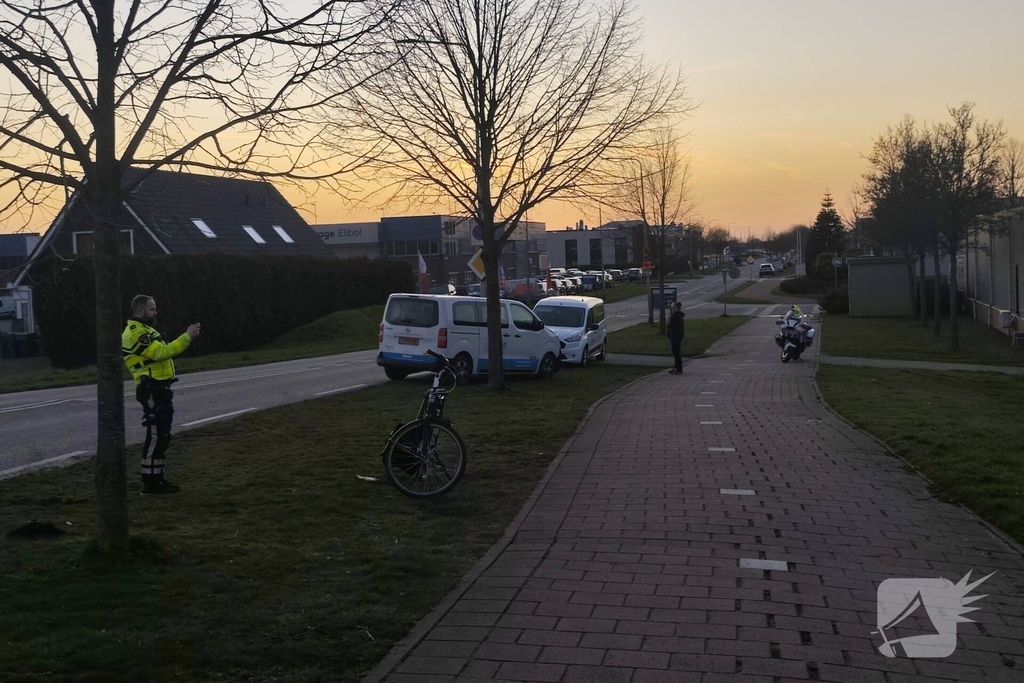 Fietser gewond bij aanrijding met bestelbus