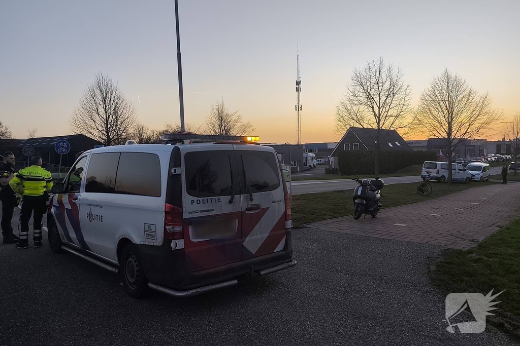 Fietser gewond bij aanrijding met bestelbus