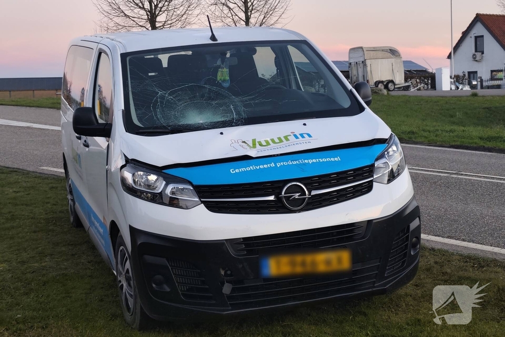 Fietser gewond bij aanrijding met bestelbus