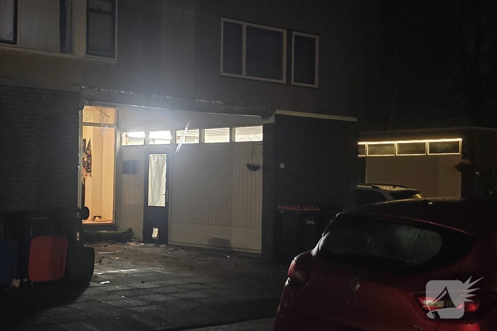 Explosie bij woning veroorzaakt schade