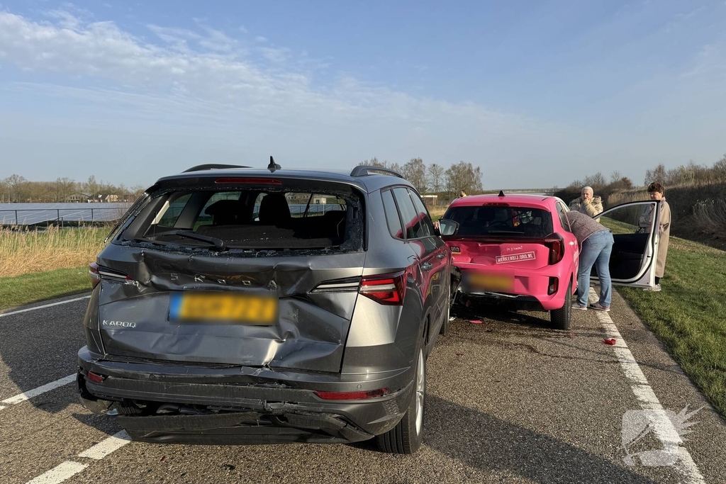 Kettingbotsing veroorzaakt verkeershinder op drukke weg