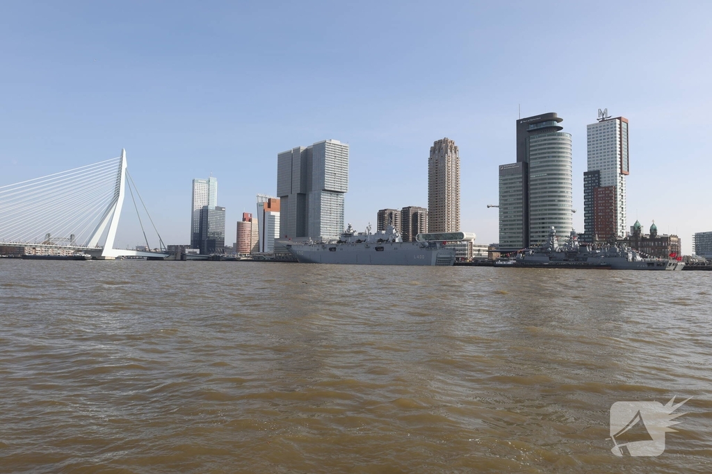 Turkse marineschepen zorgen voor veel bekijks