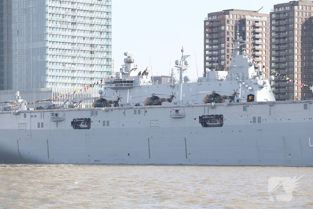 Turkse marineschepen zorgen voor veel bekijks