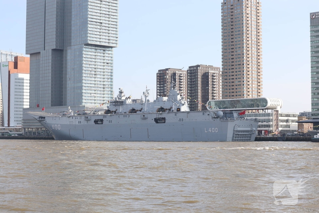 Turkse marineschepen zorgen voor veel bekijks