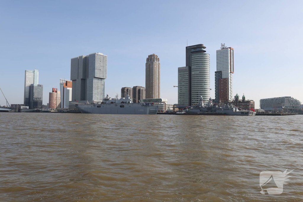 Turkse marineschepen zorgen voor veel bekijks