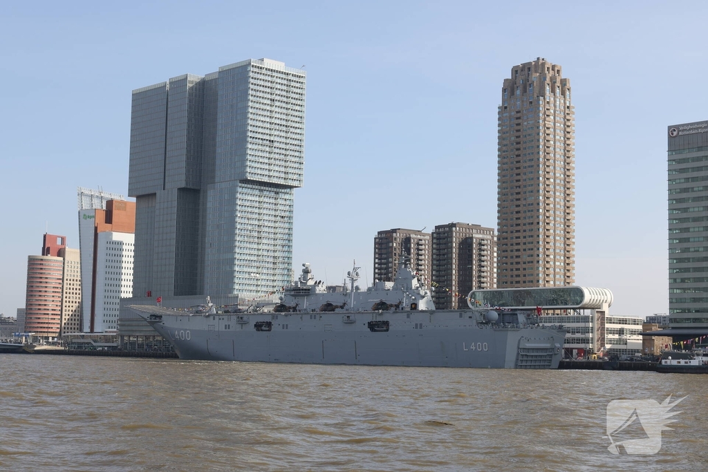 Turkse marineschepen zorgen voor veel bekijks