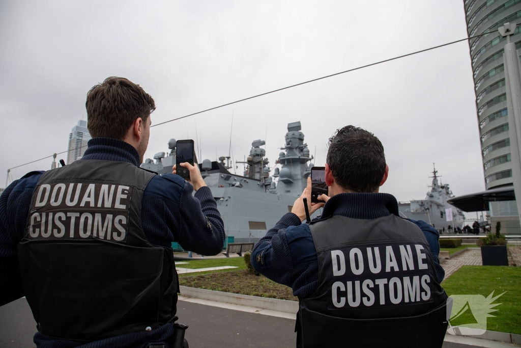 Turkse marineschepen zorgen voor veel bekijks