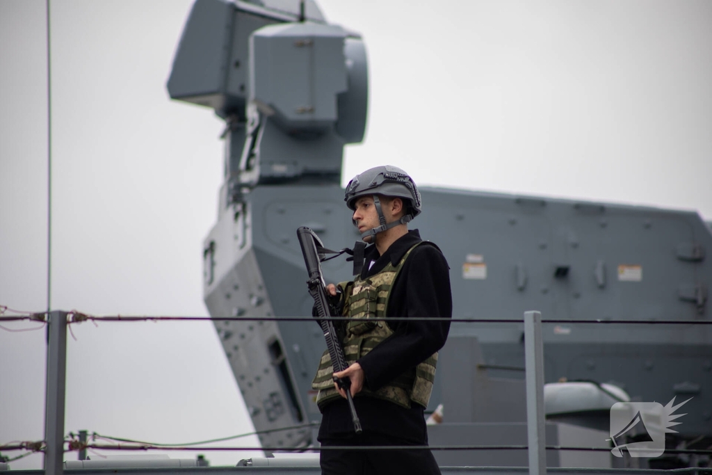 Turkse marineschepen zorgen voor veel bekijks