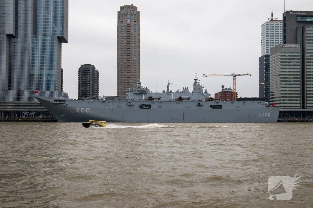 Turkse marineschepen zorgen voor veel bekijks