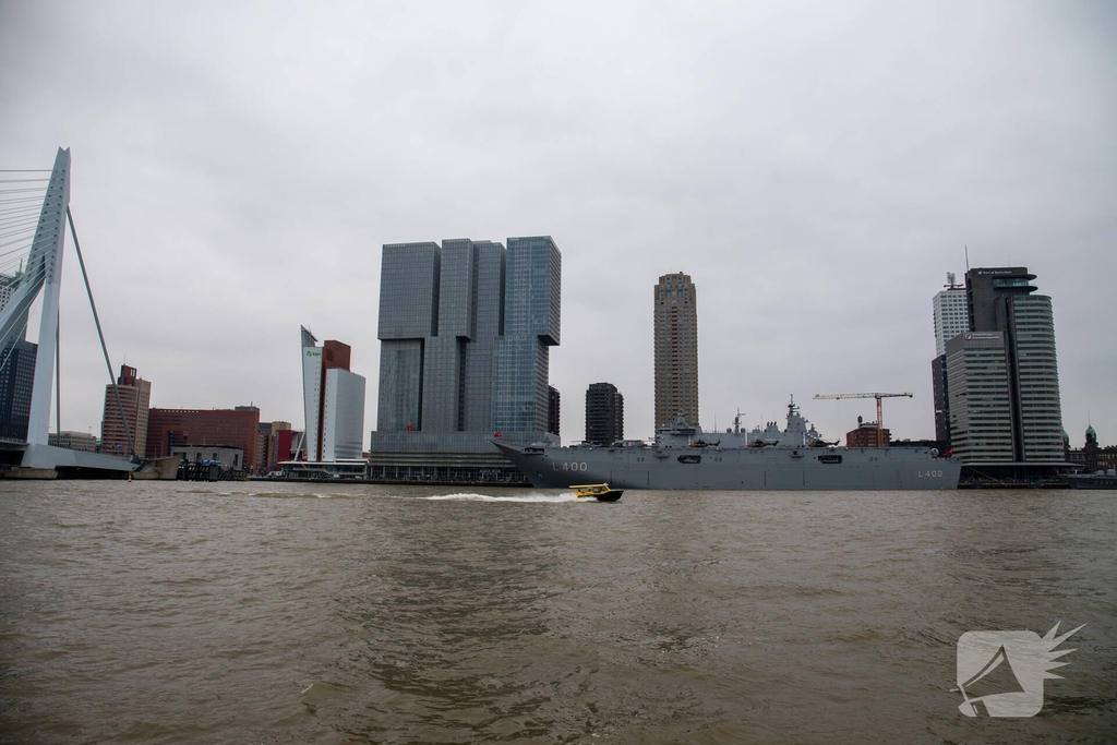 Turkse marineschepen zorgen voor veel bekijks