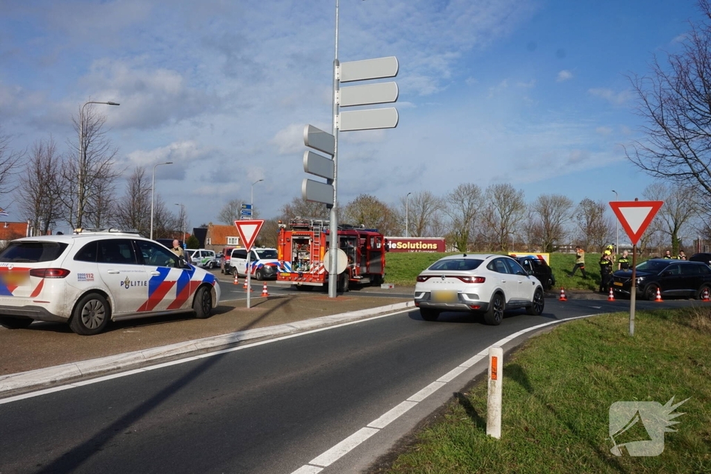 Ongeval op rotonde zorgt voor verkeershinder