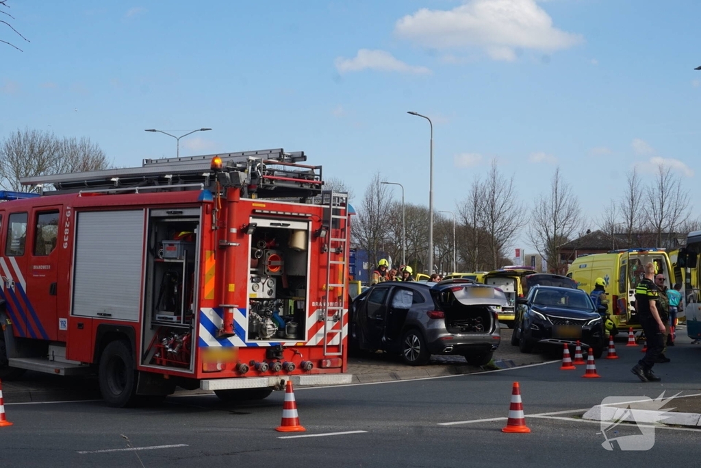 Ongeval op rotonde zorgt voor verkeershinder