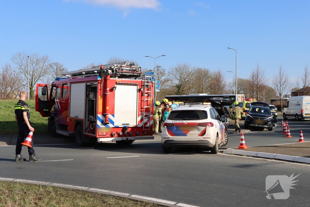 Ongeval op rotonde zorgt voor verkeershinder