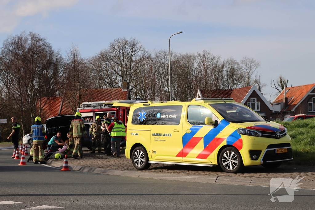 Ongeval op rotonde zorgt voor verkeershinder