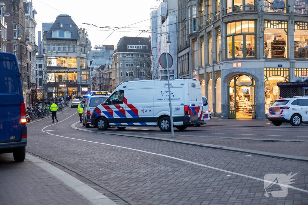Fietser zwaargewond bij aanrijding met trams