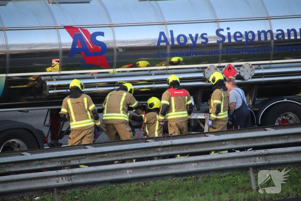 Ongeval tussen vrachtwagen en auto op snelweg