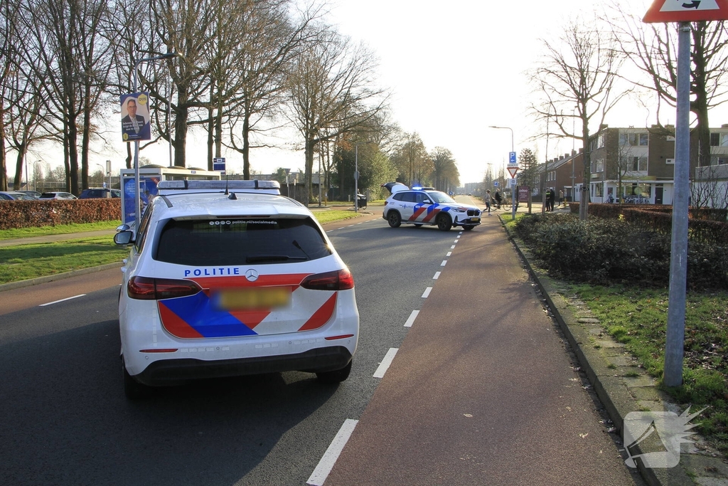 Fietser ernstig gewond na aanrijding op rotonde