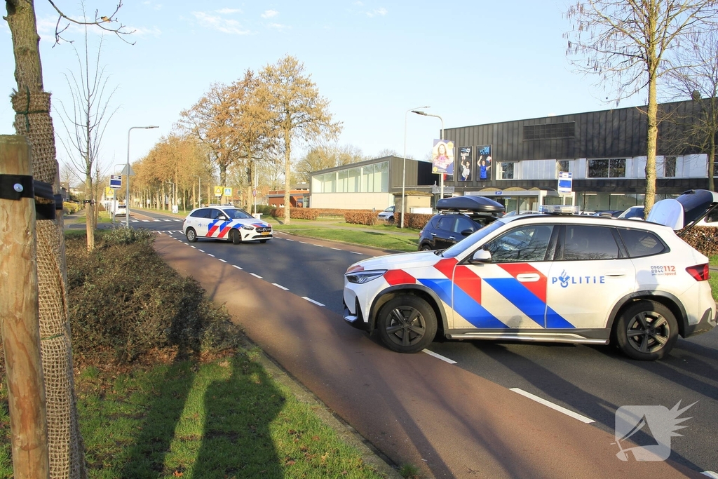 Fietser ernstig gewond na aanrijding op rotonde