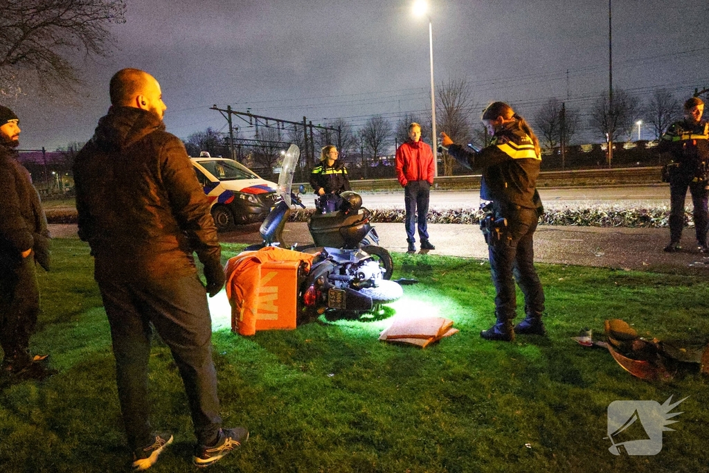 Scooters botsen frontaal op fietspad