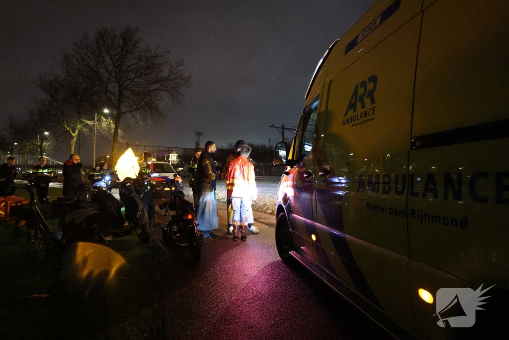 Scooters botsen frontaal op fietspad