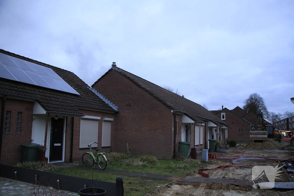 Brand op zolder van woning leidt tot ontruiming