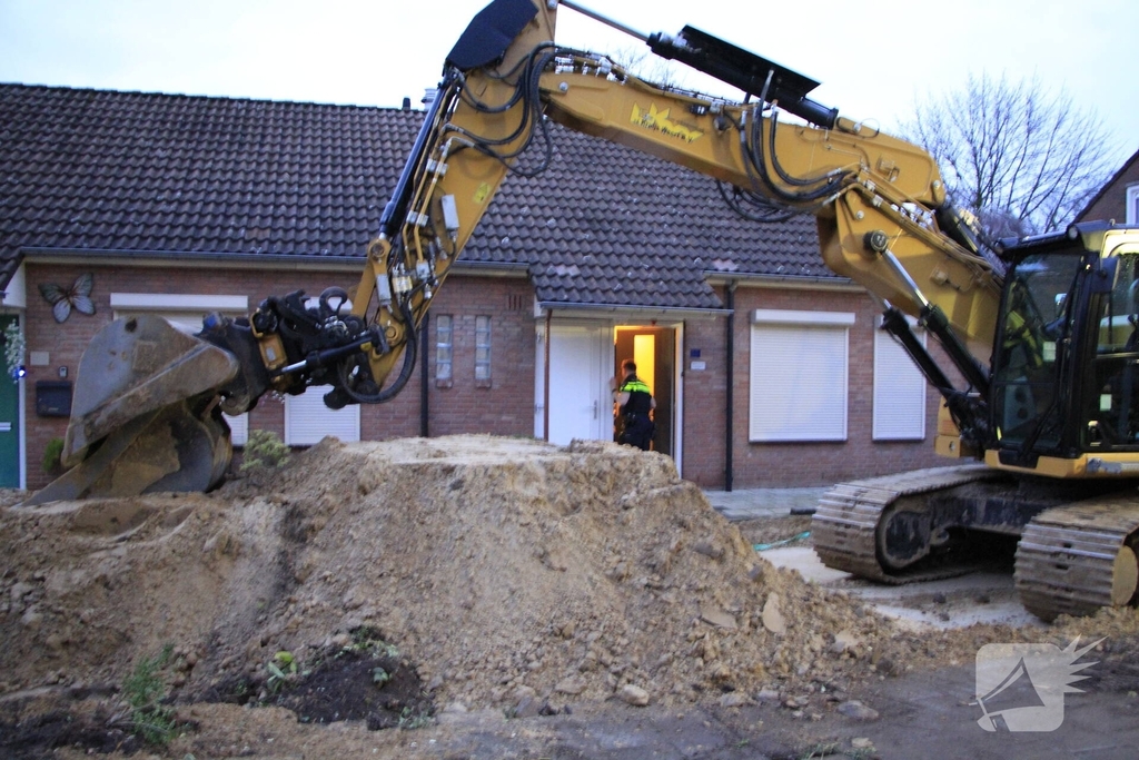 Brand op zolder van woning leidt tot ontruiming