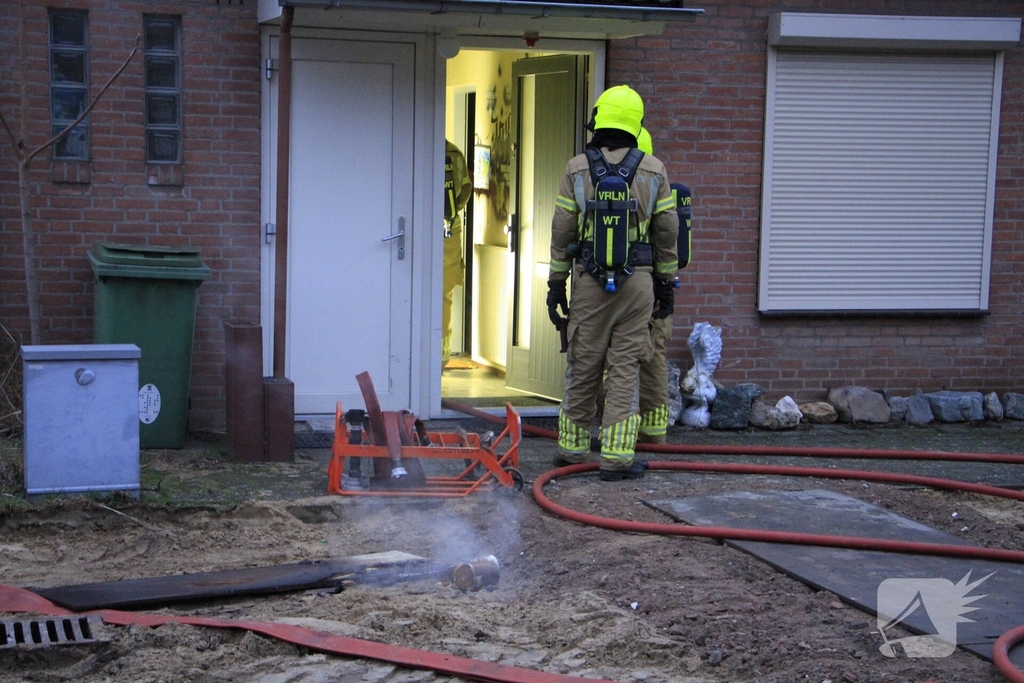 Brand op zolder van woning leidt tot ontruiming