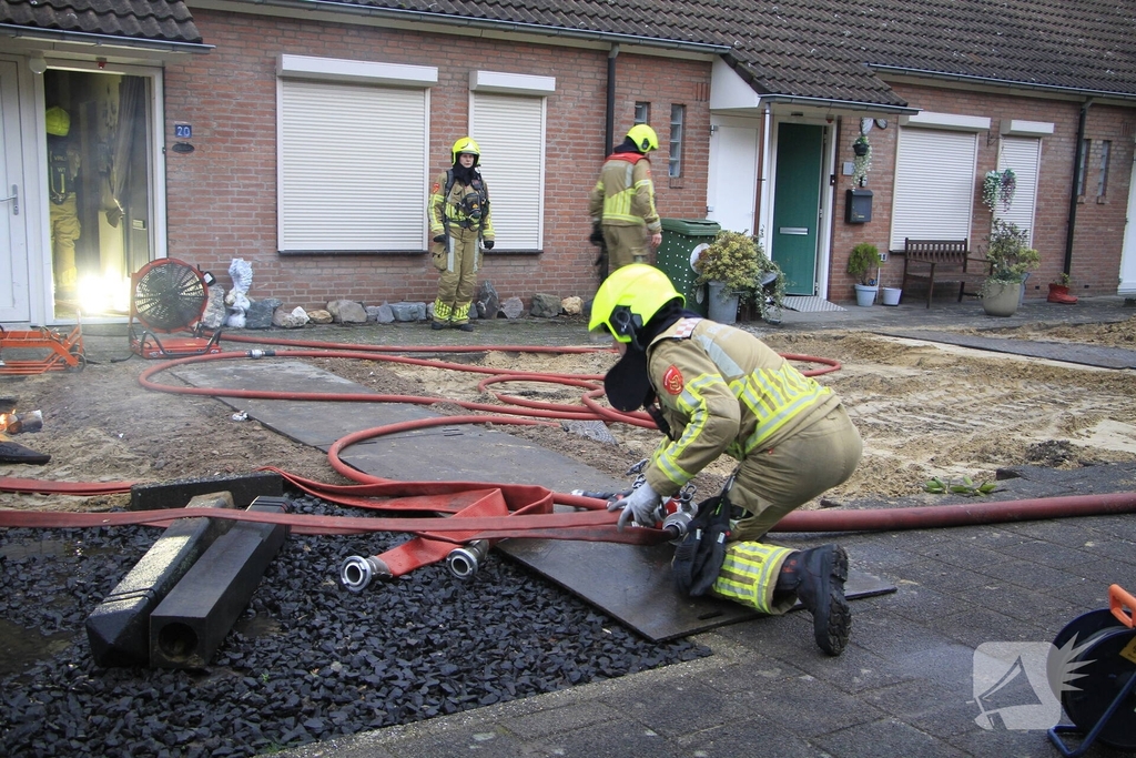 Brand op zolder van woning leidt tot ontruiming