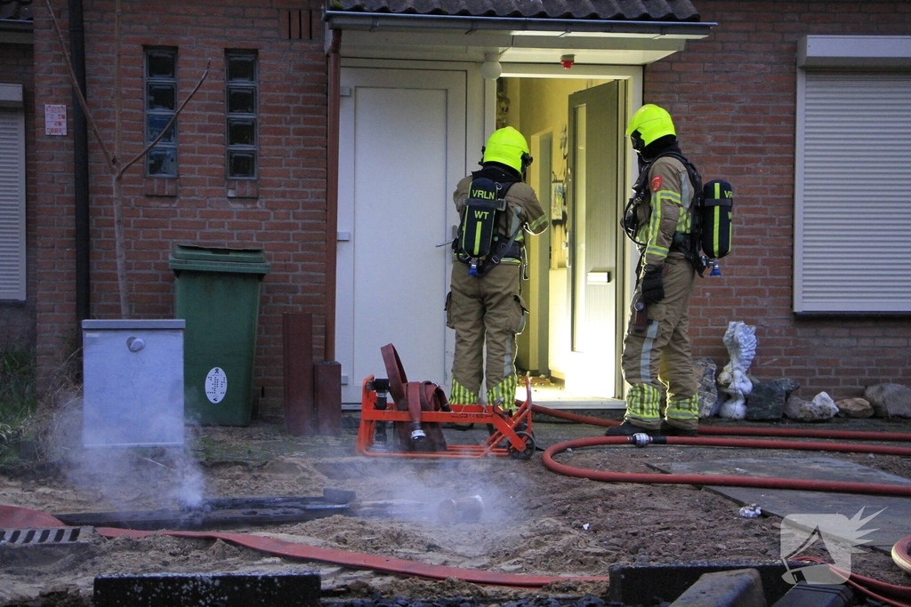 Brand op zolder van woning leidt tot ontruiming