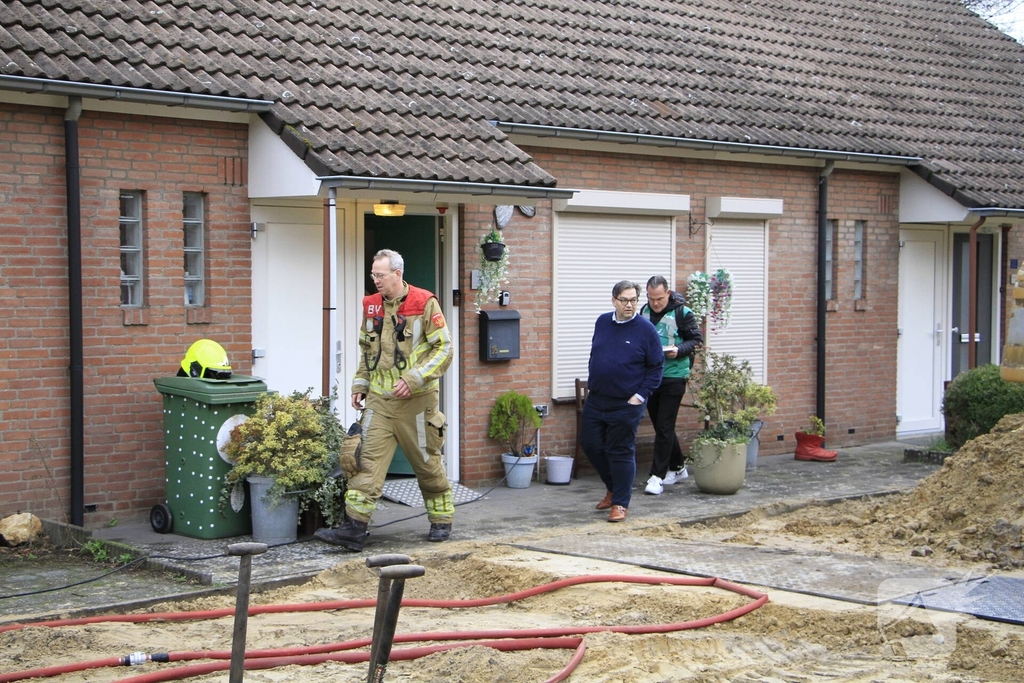 Brand op zolder van woning leidt tot ontruiming