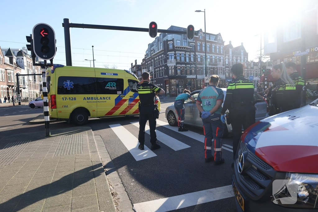 Ongeval tussen taxi en personenauto leidt tot medische controle