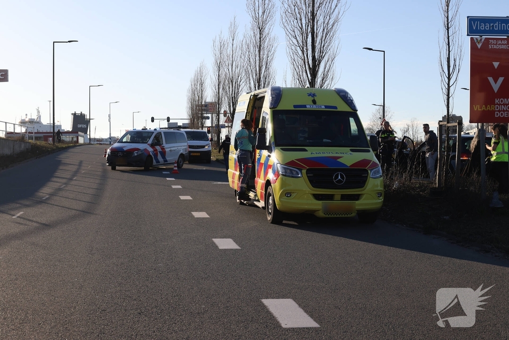 Auto slaat over de kop bij ongeval