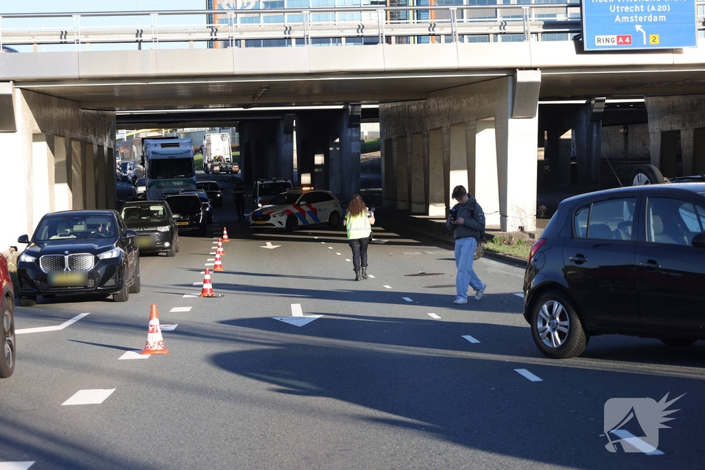 Auto slaat over de kop bij ongeval
