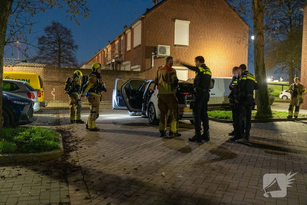 Brand in elektrische auto onderzocht