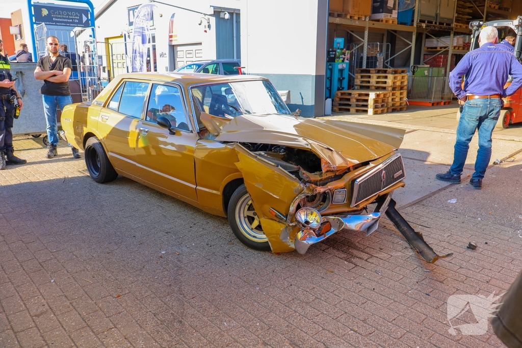 Oldtimer crasht na APK-keuring