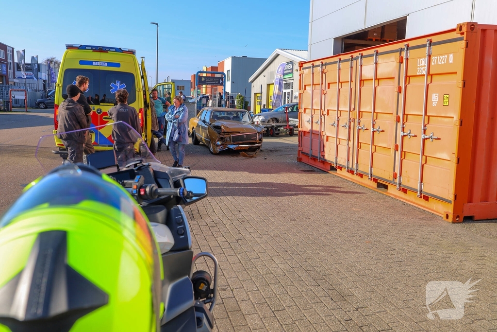 Oldtimer crasht na APK-keuring